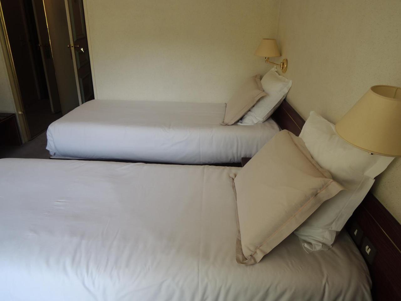 Hotel 4C Клюз Екстер'єр фото